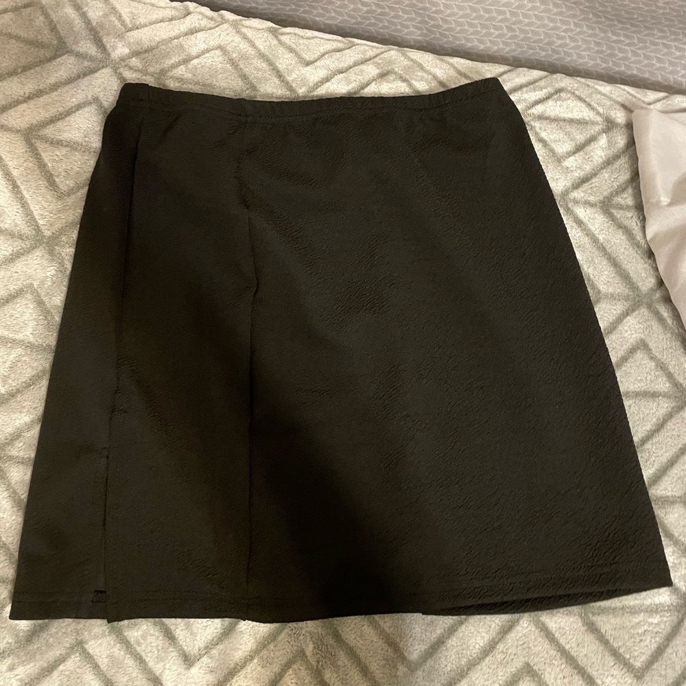 SHEIN black split hem skirt